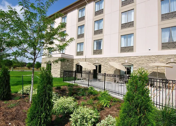 Holiday Inn Express Hotel & Suites Ottawa Airport By Ihg